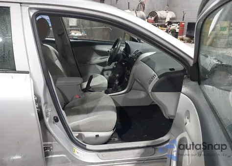 2011 Toyota Corolla z USA, uszkodzony, nr VIN 2T1BU4EE0BC617707